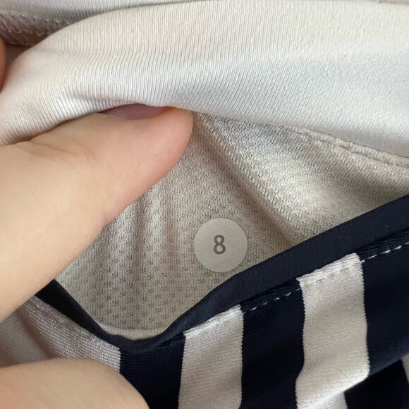 Lululemon White and Navy Blue Cropped Leggings Size 8 - Picture 5 of 7